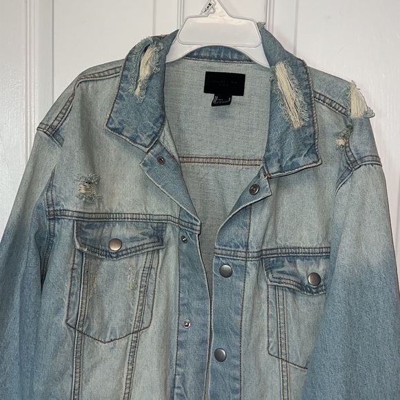 EUC Forever 21 Denim Men’s Jean Jacket - Size Large - Picture 2 of 9